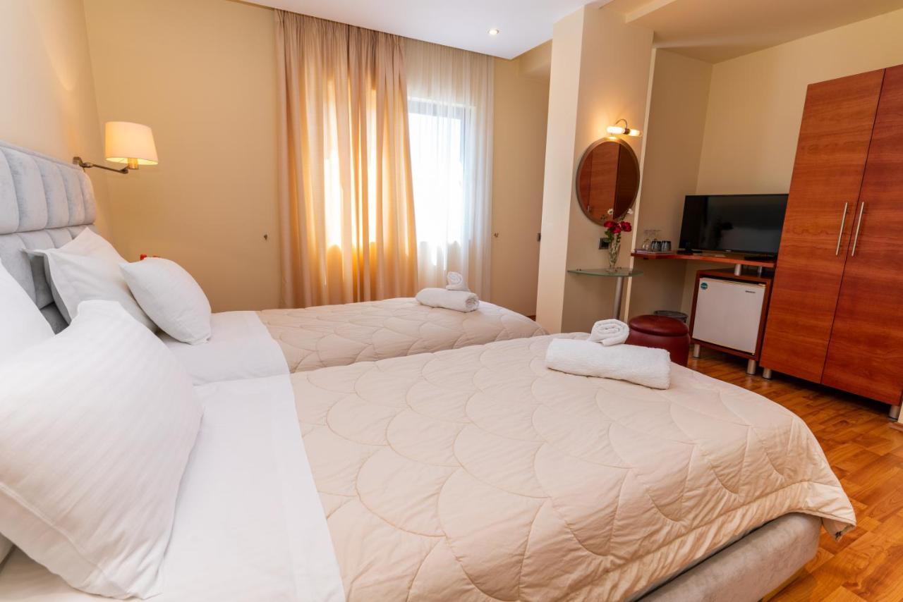 Hotel Brilant Saranda Exterior foto